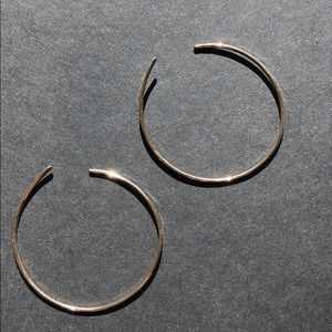 Hoop earrings with no back